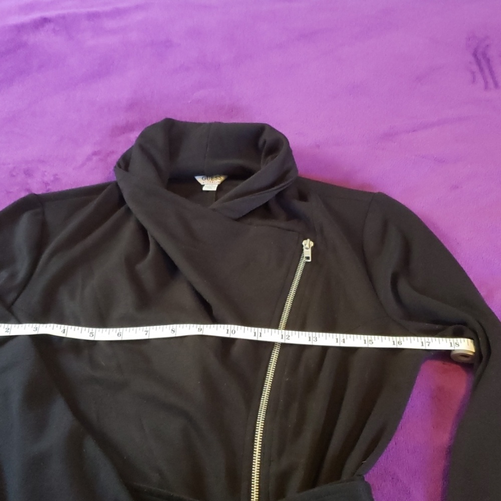 GUESS - Picture 4 of 5